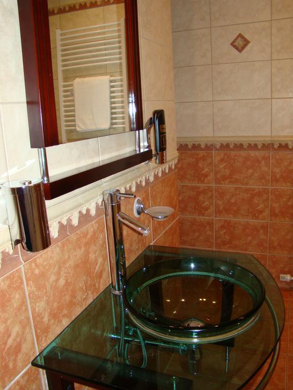 Hotel Alexander'S Nitra Extérieur photo