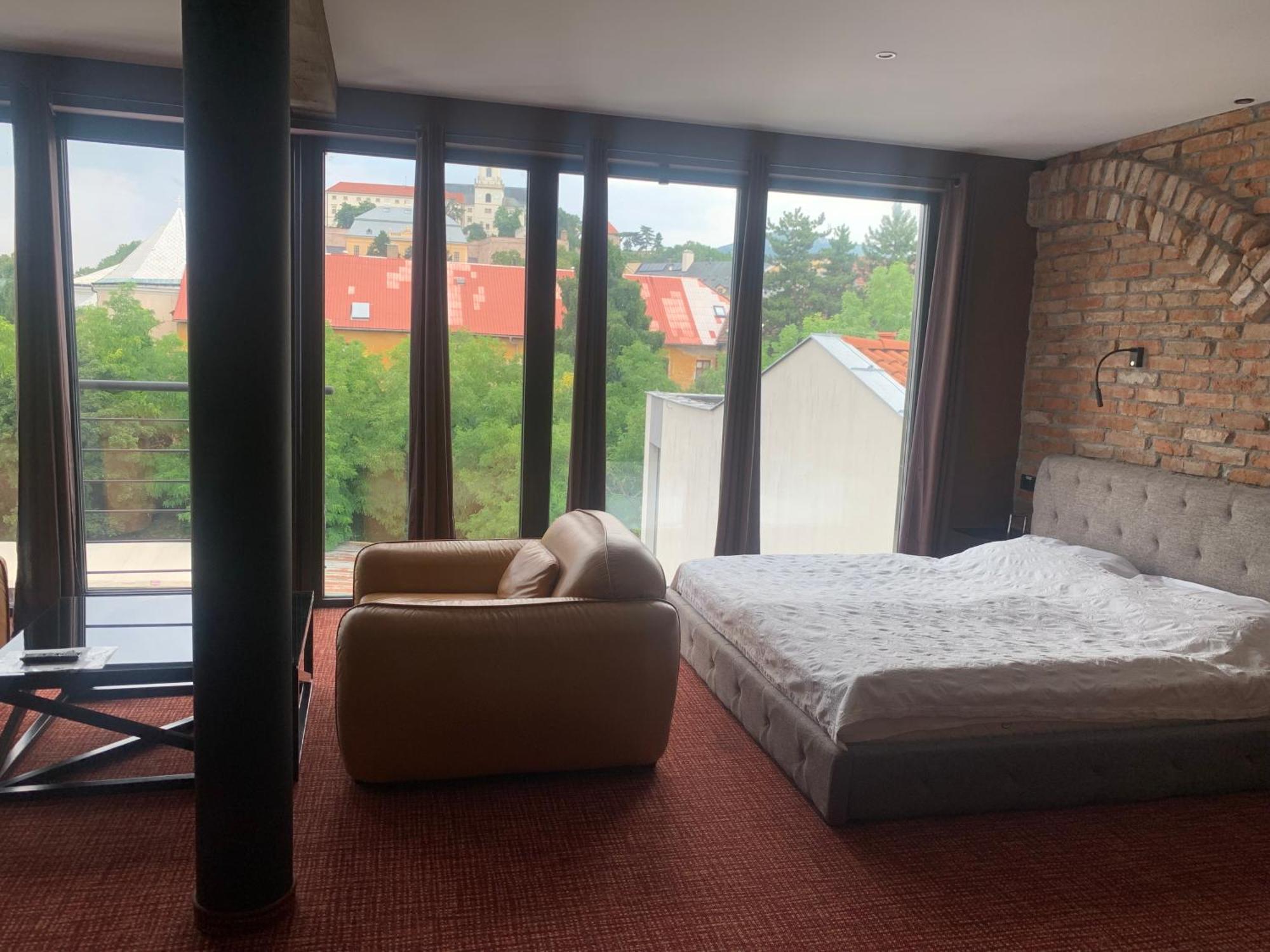 Hotel Alexander'S Nitra Extérieur photo