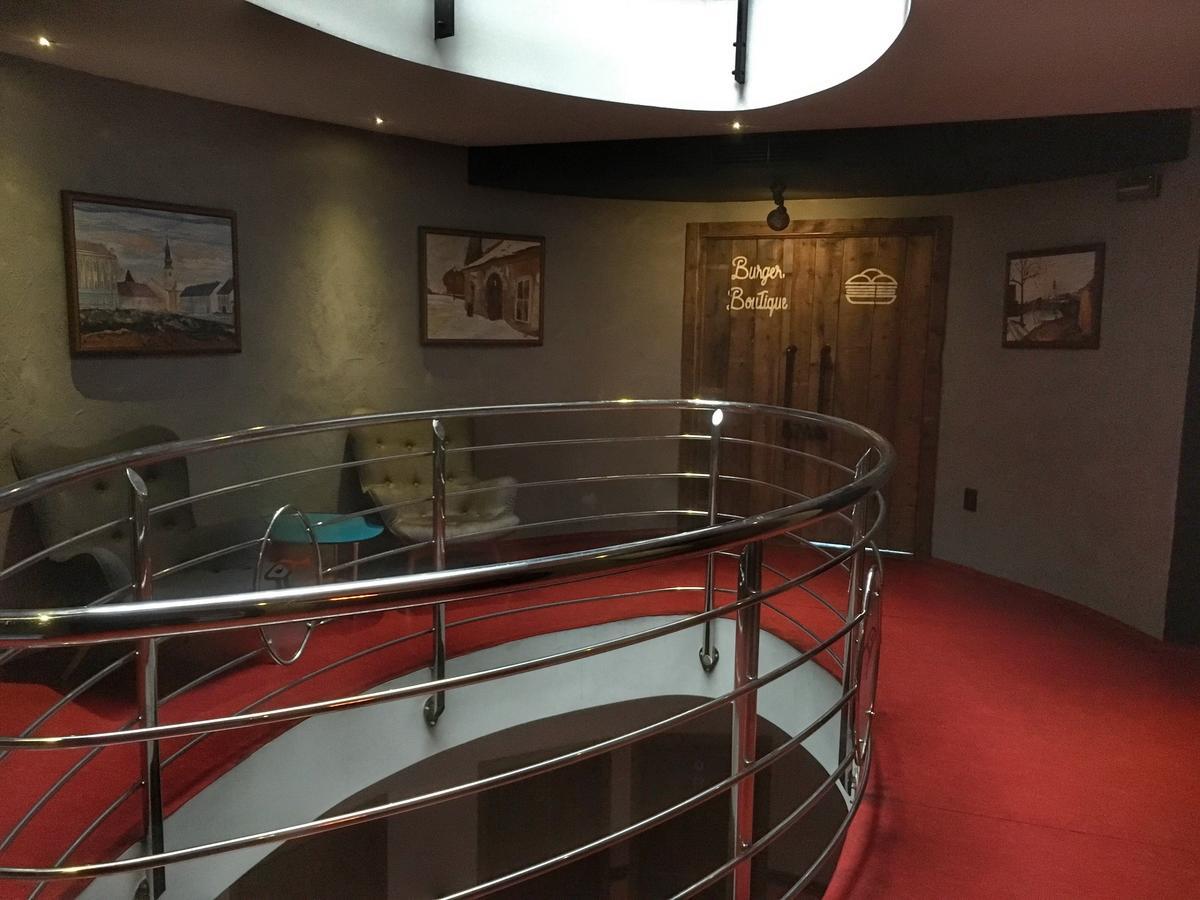Hotel Alexander'S Nitra Extérieur photo